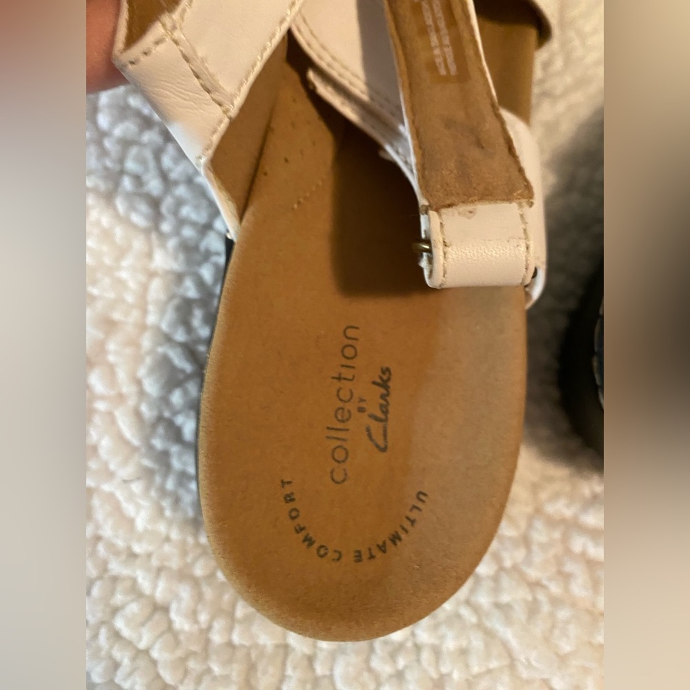 Clarks Women’s  White Floral Sandals size 11 - Picture 5 of 8